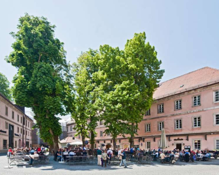 De gezellige Biergarten van klooster Weltenburg, waar we lunchen