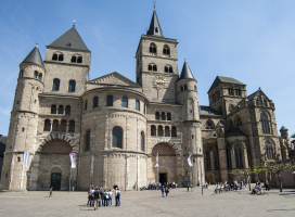 Zingen in de Dom van Trier